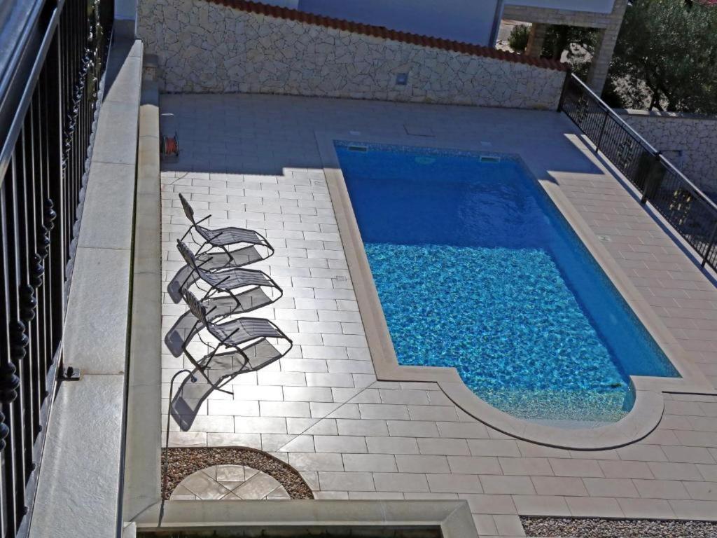Lovely Apartment With Beautiful Pool 프리모스턴 외부 사진