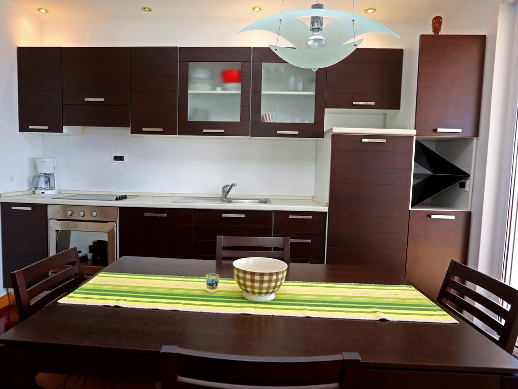 Lovely Apartment With Beautiful Pool 프리모스턴 외부 사진